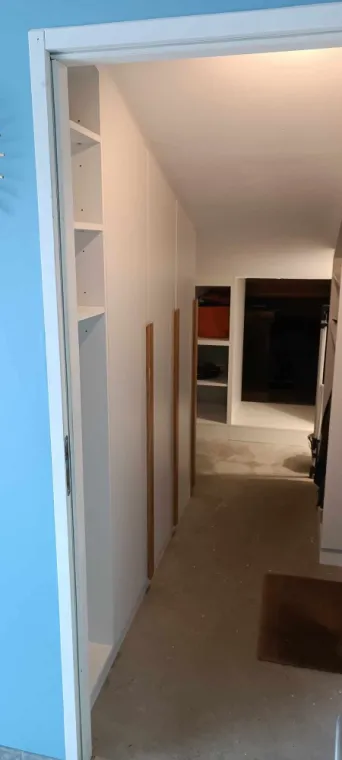 Fabrication d'un aménagement sur mesure, dressing sous pente chez une particulier à Vallon pont d'arc, Charbonnières-les-Bains, Atelier L'Art Des Choix